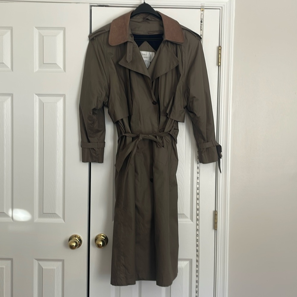 Vintage Brown Trench Coat with Leather Collar